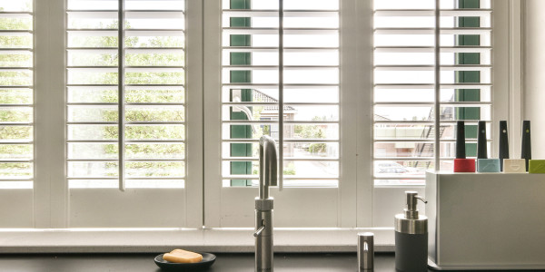 Puertas y Ventanas de Aluminio / PVC a medida en Mataró · Contraventanas de Aluminio y Persianas