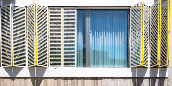 Puertas y Ventanas Seguridad de Aluminio / PVC en Mataró · Contraventanas y Persianas a Medida