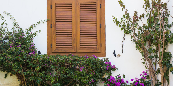 Puertas y Ventanas Aislantes de Aluminio / PVC en Mataró · Contraventanas y Persianas a Medida