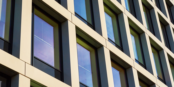 Puertas y Ventanas Aislantes de Aluminio / PVC en Mataró · Doble o Triple Vidrio